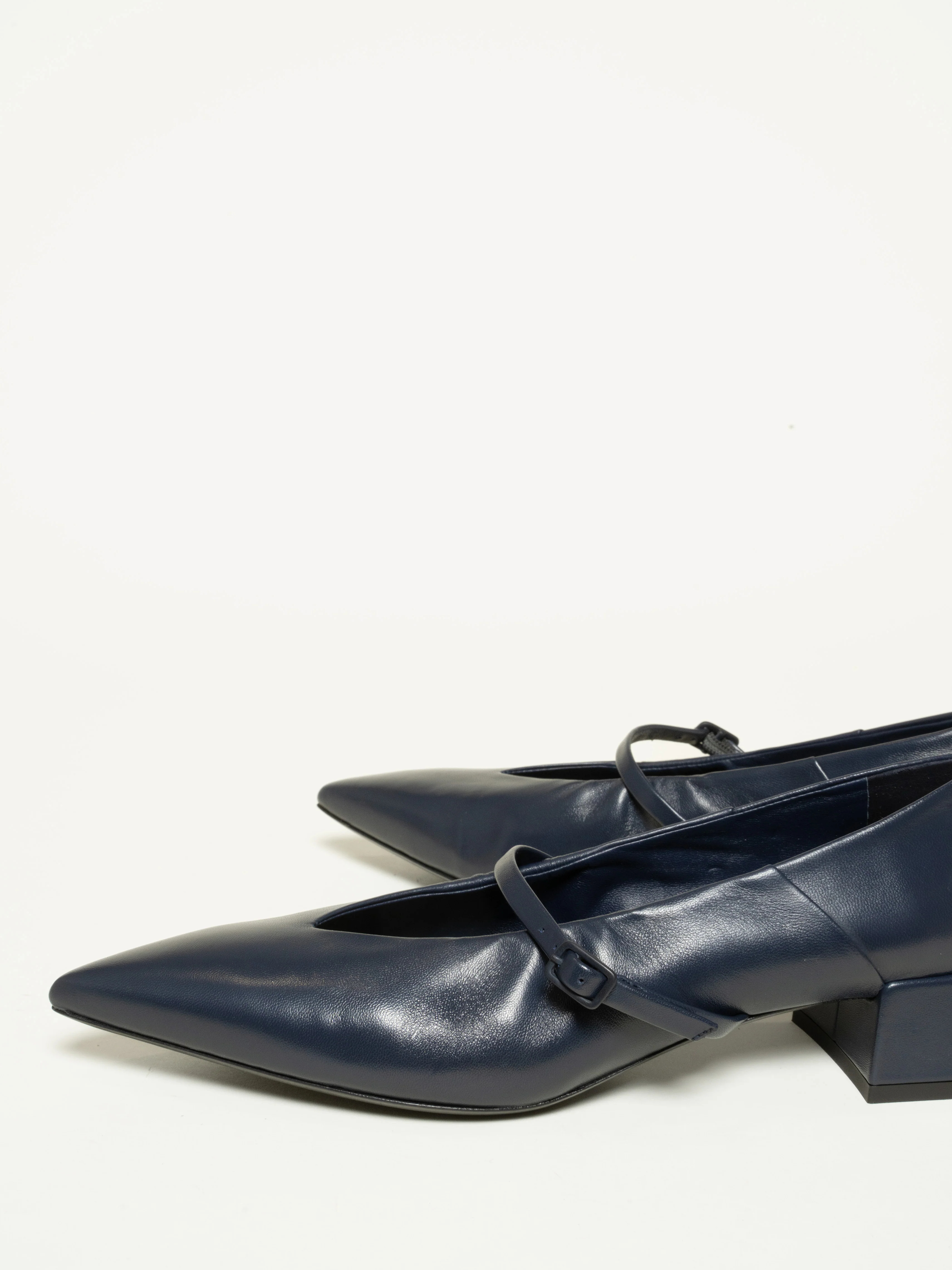 The Loriana 35MM - Image 3