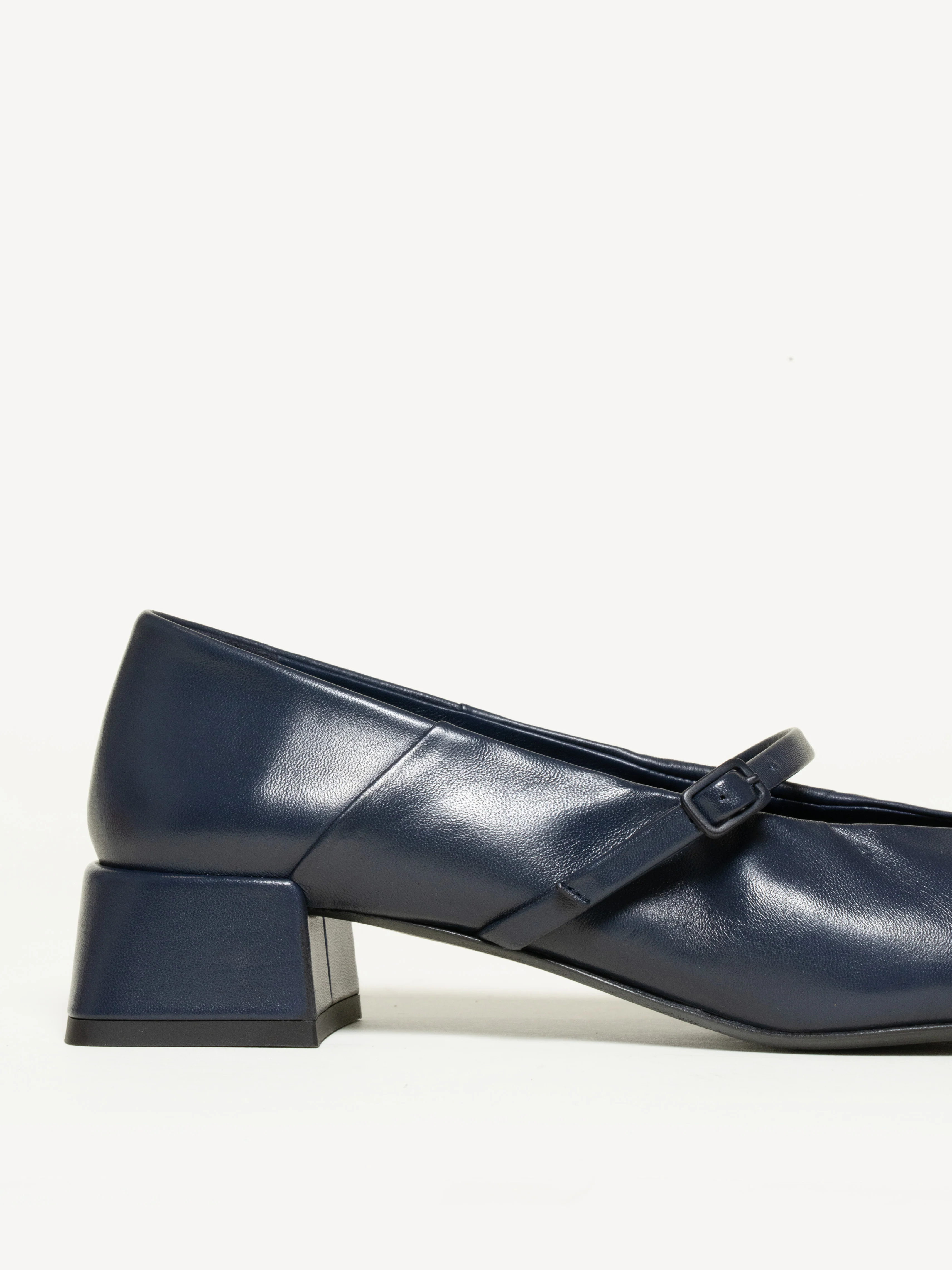 The Loriana 35MM - Image 4